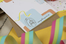 Lade das Bild in den Galerie-Viewer, Klappkarte - Rotkehlchen mit Partyhut