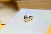 Lade das Bild in den Galerie-Viewer, Emaille Pin - Minipin - Lächelnde Herzen - Verschiedene Farben - Auch als Set - Weiß, Schwarz, Blau, Oliv, Rot- Freundschaft, Liebe, Familie