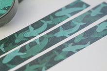 Lade das Bild in den Galerie-Viewer, Washi Tape - Buckelwale - Schwimmende Wale bei Nacht - Eigene Illustrationen