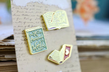Lade das Bild in den Galerie-Viewer, Emaille Pin - Minipin Set - Bücher - Reading is Dreaming - Gold