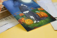 Lade das Bild in den Galerie-Viewer, Postkarte - Halloween Katze - Katze mit Kürbis - Vollmond