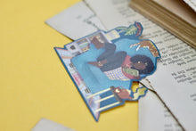 Lade das Bild in den Galerie-Viewer, Sticker mit Goldeffekt - Lesende Frau mit Katze - Indoor + Outdoor