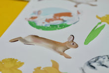 Lade das Bild in den Galerie-Viewer, Stickerbogen - Häschen mit Blumen - Kaninchen und Narzissen - Bullet Journal