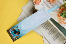 Lade das Bild in den Galerie-Viewer, Lesezeichen - Reading Tracker - Leseliste - Mädchen mit Buch im Sessel