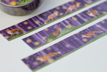 Lade das Bild in den Galerie-Viewer, Washi Tape - Füchse mit Glühwürmchen im Wald - Eigene Illustrationen