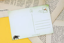 Lade das Bild in den Galerie-Viewer, Postkarte zur Geburt mit Waldtieren - Hallo kleines Wunder - Handgemalte Illustration