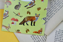 Lade das Bild in den Galerie-Viewer, Postkarte zur Geburt mit Waldtieren - Hallo kleines Wunder - Handgemalte Illustration