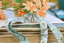 Lade das Bild in den Galerie-Viewer, Schlüsselband - Rotkehlchen im Schnee - Eigene Illustrationen