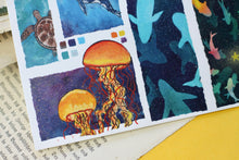 Lade das Bild in den Galerie-Viewer, Postkarte - Tiere im Ozean - Colorful Ocean - Gouache Illustration - Sketchbook Collection