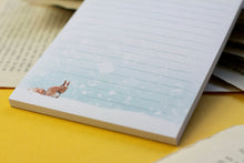 Lade das Bild in den Galerie-Viewer, Notizblock - Eichhörnchen im Schnee - A6 - 50 Seiten