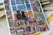 Lade das Bild in den Galerie-Viewer, Postkarte - Katzen im Bücherregal - Sternenhimmel - Aquarell Illustration - Handgemalt - Geburtstagskarte - Kleinigkeit mit Katzen