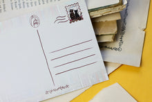 Lade das Bild in den Galerie-Viewer, Postkarte - Katzen im Bücherregal - Sternenhimmel - Aquarell Illustration - Handgemalt - Geburtstagskarte - Kleinigkeit mit Katzen