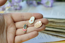 Lade das Bild in den Galerie-Viewer, Emaille Pin - Minipin-Set - Lovely Halloween - Cute Filler Pins - Ghost, Pumpkin, Raven - Glow in the Dark