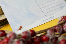 Lade das Bild in den Galerie-Viewer, Postkarte - Schneekugeln mit Tieren - Weihnachten - Fuchs, Hase, Rotkehlchen und Eichhörnchen - Eigene Illustration