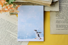 Lade das Bild in den Galerie-Viewer, Notizblock - Pinguin im Schnee - A6 - 50 Seiten - Eselspinguin - Aquarell Illustration