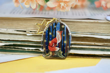 Lade das Bild in den Galerie-Viewer, Acryl Schlüsselanhänger - Fuchs mit Glühwürmchen im Wald - mit Epoxy