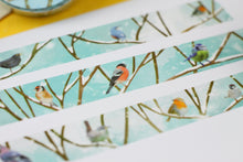 Lade das Bild in den Galerie-Viewer, Washi Tape - Vögel im Winter - Gartenvögel im Schnee - Eigene Illustrationen - Eichelhäher, Rotkehlchen, Blaumeise, Kleiber