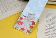 Lade das Bild in den Galerie-Viewer, Lesezeichen - Weiße Katze mit Mohnblumen - Aquarell Illustration