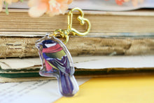 Lade das Bild in den Galerie-Viewer, Acryl Schlüsselanhänger - Kohlmeise mit Schal - Vogel Anhänger - mit Epoxy - Eigene Illustration