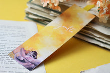 Lade das Bild in den Galerie-Viewer, Lesezeichen - Amsel in Hand - Be gentle - Eigene Illustration - Mit Band