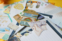 Lade das Bild in den Galerie-Viewer, Wundertüte - Mystery Bag - Stationary Grab Bag - Überraschungstüte mit Notizzetteln, Washi Samples, Stickern und mehr - Geschenkidee