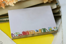 Lade das Bild in den Galerie-Viewer, Kleiner Notizblock - Regenbogen Bücherregal - Blanko - A7 - 50 Seiten