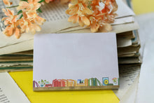 Lade das Bild in den Galerie-Viewer, Kleiner Notizblock - Regenbogen Bücherregal - Blanko - A7 - 50 Seiten