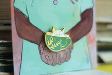 Lade das Bild in den Galerie-Viewer, Emaille Pin - Minipin - cat in a cup - Mint