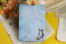 Lade das Bild in den Galerie-Viewer, Notizblock - Otter - A6 - 50 Seiten - punktkariert - eigene Illustration