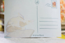 Lade das Bild in den Galerie-Viewer, B-Ware: Postkarte - Perlmutt Effekt - Katze mit Buch - you also need a cat - Handgemalte Illustration - Geburtstagskarte