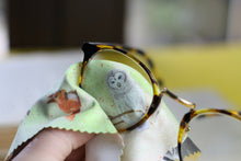 Lade das Bild in den Galerie-Viewer, Reinigungstuch - Waldtiere - Microfasertuch für Brillen, Bildschirme und Objektive - Fuchs, Eichhörnchen, Eule - Eigene Illustration