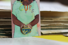 Lade das Bild in den Galerie-Viewer, Emaille Pin - Minipin - cat in a cup - Blau