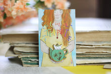 Lade das Bild in den Galerie-Viewer, Emaille Pin - cat in a teapot - Weiß/Mint