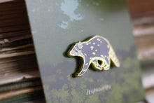 Lade das Bild in den Galerie-Viewer, Emaille Pin - Minipin - Waschbär - Adventskalender befüllen