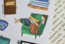 Lade das Bild in den Galerie-Viewer, Stickerbogen - Lets get cozy - Gemütliche Sticker - Bücher, Pflanzen, Katze, Herbst, Winter - Bullet Journal - Eigene Illustrationen