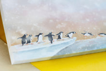 Lade das Bild in den Galerie-Viewer, Notizblock - Pinguine im Schnee - Springend - A6 Blanko - 50 Seiten - Eselspinguin - Eigene Illustration