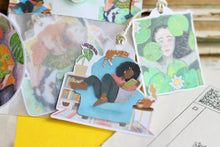 Lade das Bild in den Galerie-Viewer, Geschenkanhänger - Frauen Illustrationen - Gemütliche Malerei Frauen Mädchen - Geschenke verpacken - Eigene Illustration