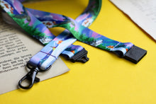 Lade das Bild in den Galerie-Viewer, Schlüsselband - Skandinavische Nacht 2.0 - Polarlichter, Schnee, Wolf, Orca - Sicherheitsverschluss - Eigene Illustrationen