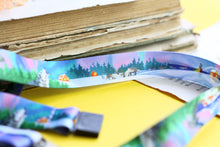 Lade das Bild in den Galerie-Viewer, Schlüsselband - Skandinavische Nacht 2.0 - Polarlichter, Schnee, Wolf, Orca - Sicherheitsverschluss - Eigene Illustrationen