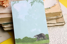Lade das Bild in den Galerie-Viewer, Notizblock - Waschbär - A6 - 50 Seiten - Handgemalte Illustration