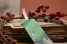 Lade das Bild in den Galerie-Viewer, Lesezeichen - Polarlichter mit Hase und Haus - Aurora Borealis - Nordlichter - Adventskalender befüllen - Eigene Illustration