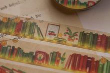 Lade das Bild in den Galerie-Viewer, Weihnachts Bücherregal Washi Tape - 1,5cm x 10m - Eigene Illustration - Ideales Geschenk für Leseratten - Adventskalender befüllen