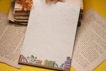 Lade das Bild in den Galerie-Viewer, Notizblock - Regenbogen Bücherregal - Block für Leseratten - Briefpapier - DIN A5 - 50 Seiten - kariert