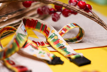 Lade das Bild in den Galerie-Viewer, Schlüsselband - Weihnachts Bücherregal - Sicherheitsverschluss - Eigene Illustrationen - Adventskalender befüllen - Weihnachtsfeier - xmas