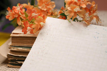 Lade das Bild in den Galerie-Viewer, Notizblock - Regenbogen Bücherregal - Block für Leseratten - Briefpapier - DIN A5 - 50 Seiten - kariert