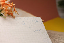 Lade das Bild in den Galerie-Viewer, Notizblock - Regenbogen Bücherregal - Block für Leseratten - Briefpapier - DIN A5 - 50 Seiten - kariert