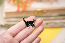 Lade das Bild in den Galerie-Viewer, Emaille Pin - Mister Paws und Baloo - Katzen Minipin - Einzeln oder als Set für zwei - Special Edition - Filler Pin