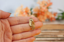 Lade das Bild in den Galerie-Viewer, Emaille Pin - Minipin - Schleiereule - Little Birdies Collection