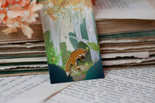 Lade das Bild in den Galerie-Viewer, Emaille Pin - Minipin - Fuchs springend - Tiny Little Forest Kollektion