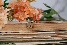 Lade das Bild in den Galerie-Viewer, Emaille Pin - Minipin - Wolf - Tiny Little Forest Kollektion